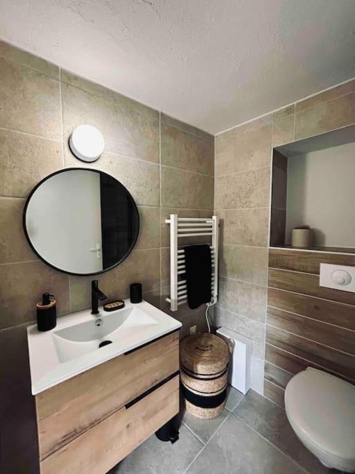 Charmant Petit Appartement Place De L Eglise 皮亚纳 外观 照片