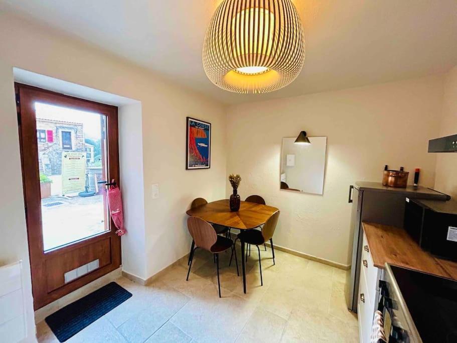 Charmant Petit Appartement Place De L Eglise 皮亚纳 外观 照片