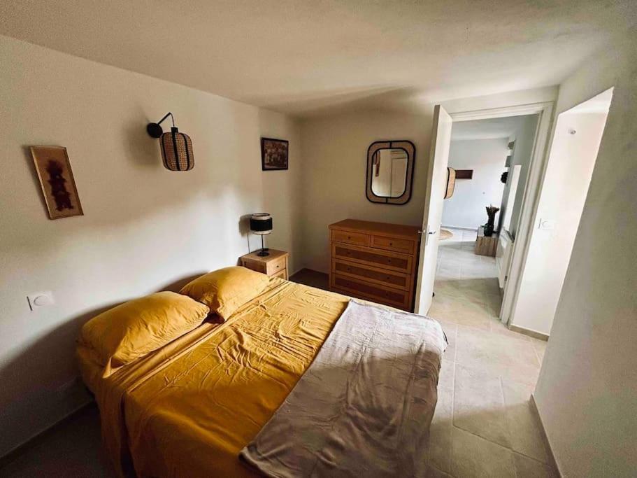 Charmant Petit Appartement Place De L Eglise 皮亚纳 外观 照片
